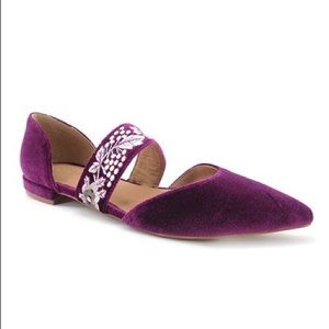 Bettye Muller Jamisen Flat in Berry